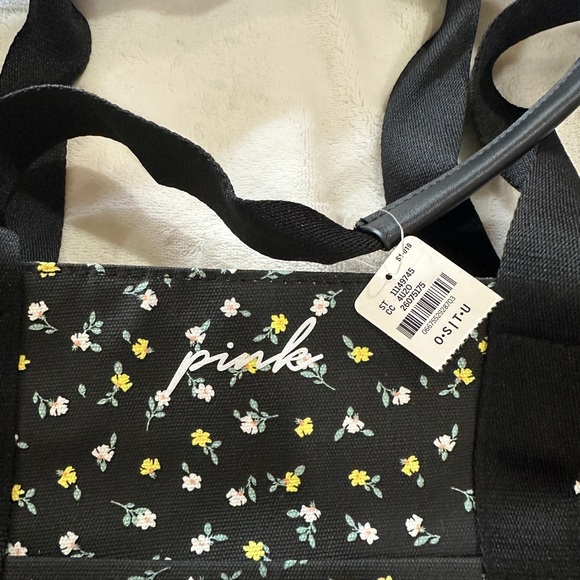 New With Tag PINK Victoria’s Secret Floral Weekender Tote - Picture 2 of 5